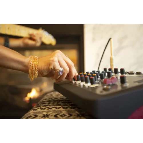 Allen & Heath ZED-6 (ZED6) 6-канальный аналоговый микшер купить в